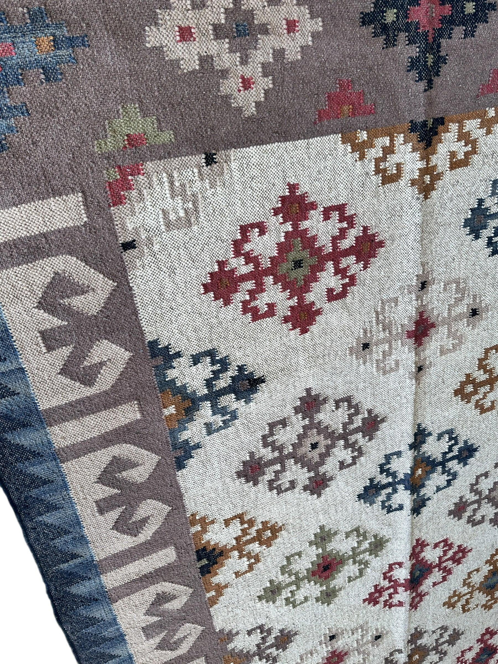 Beautiful Indo-Anatolian Geometric Kilim Flat Weave Rug 6'2" × 9'5"