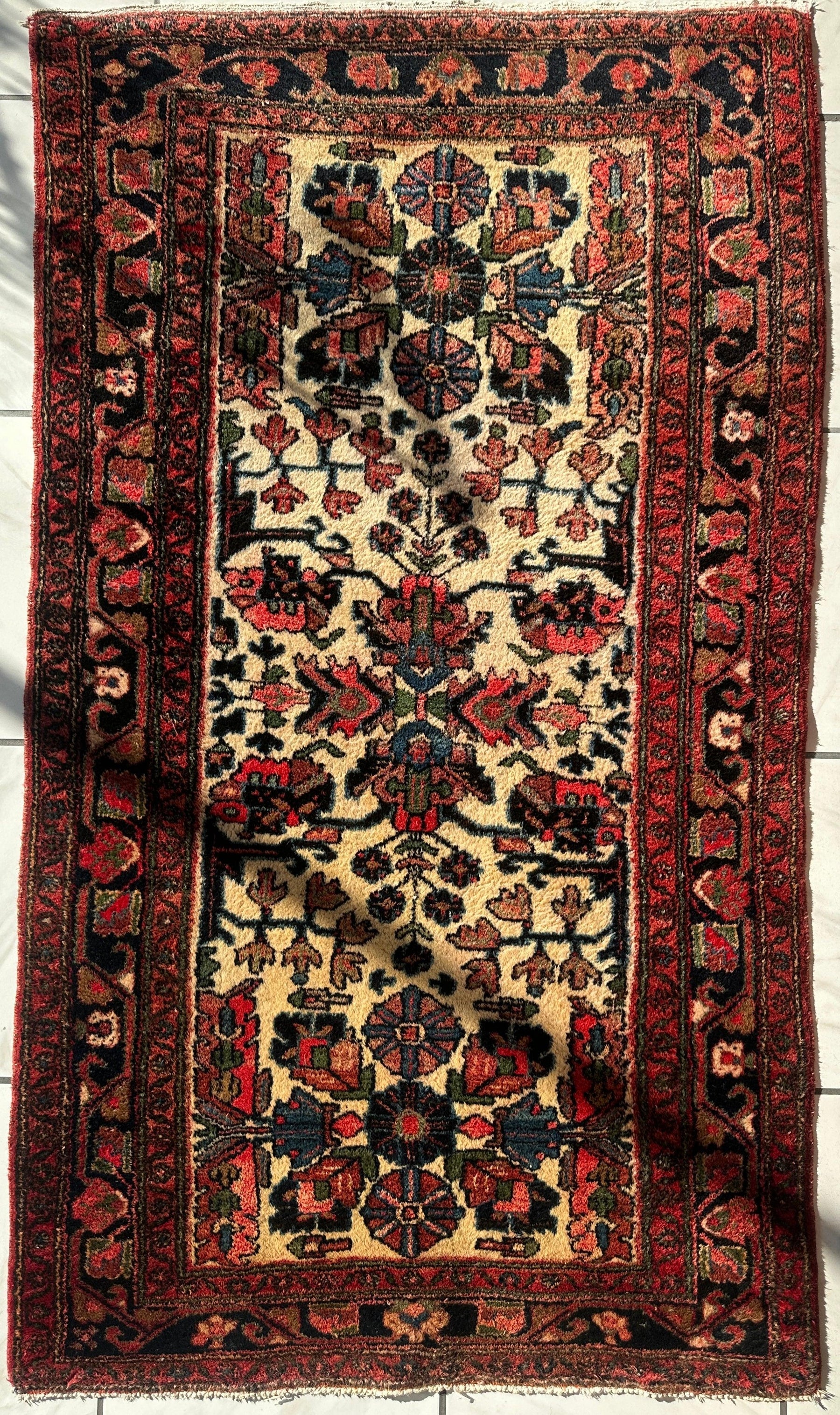 Hand-knotted Persian Hamadan Wool Rug 3'9" × 6'10"