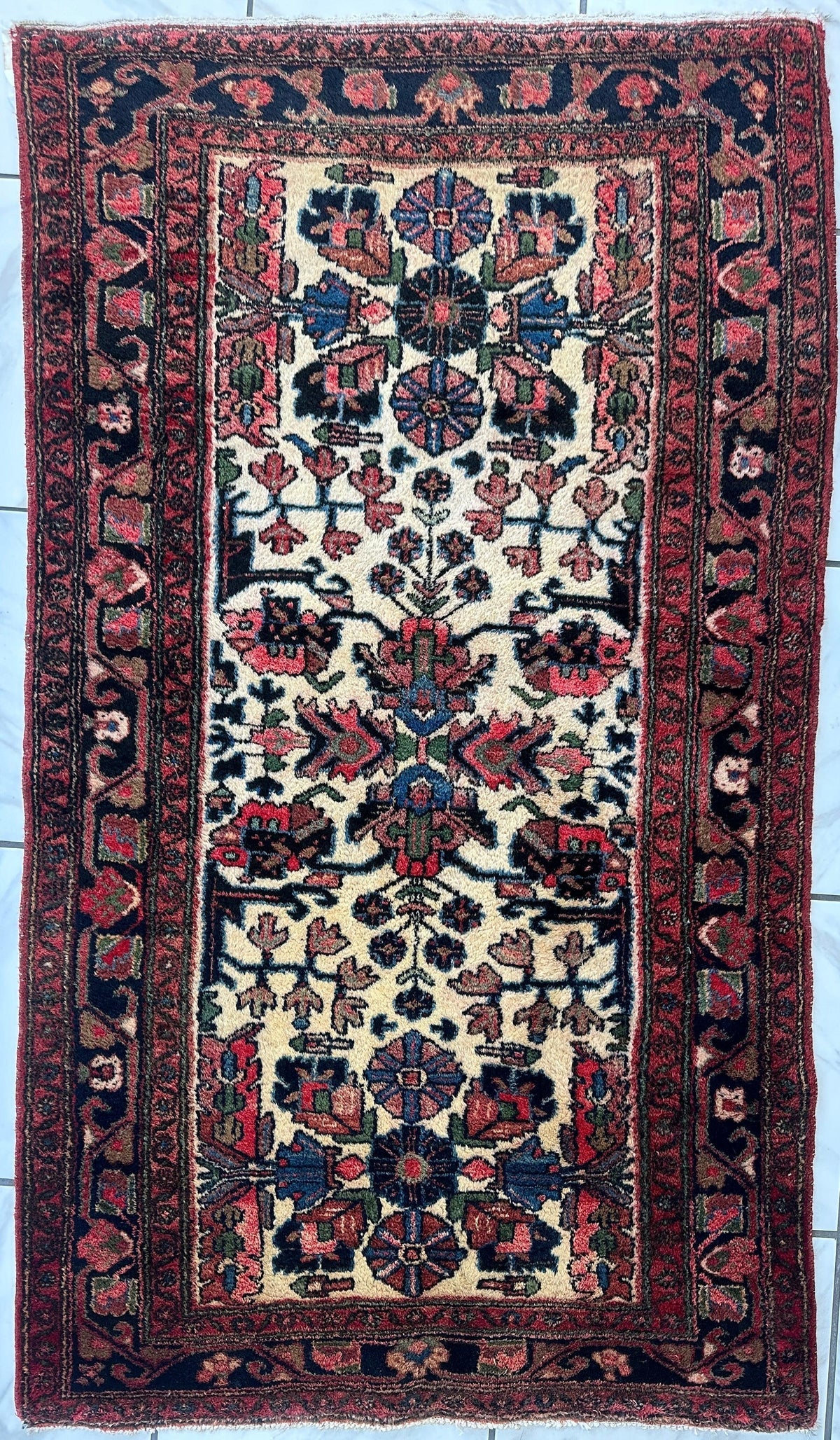 Hand-knotted Persian Hamadan Wool Rug 3'9" × 6'10"