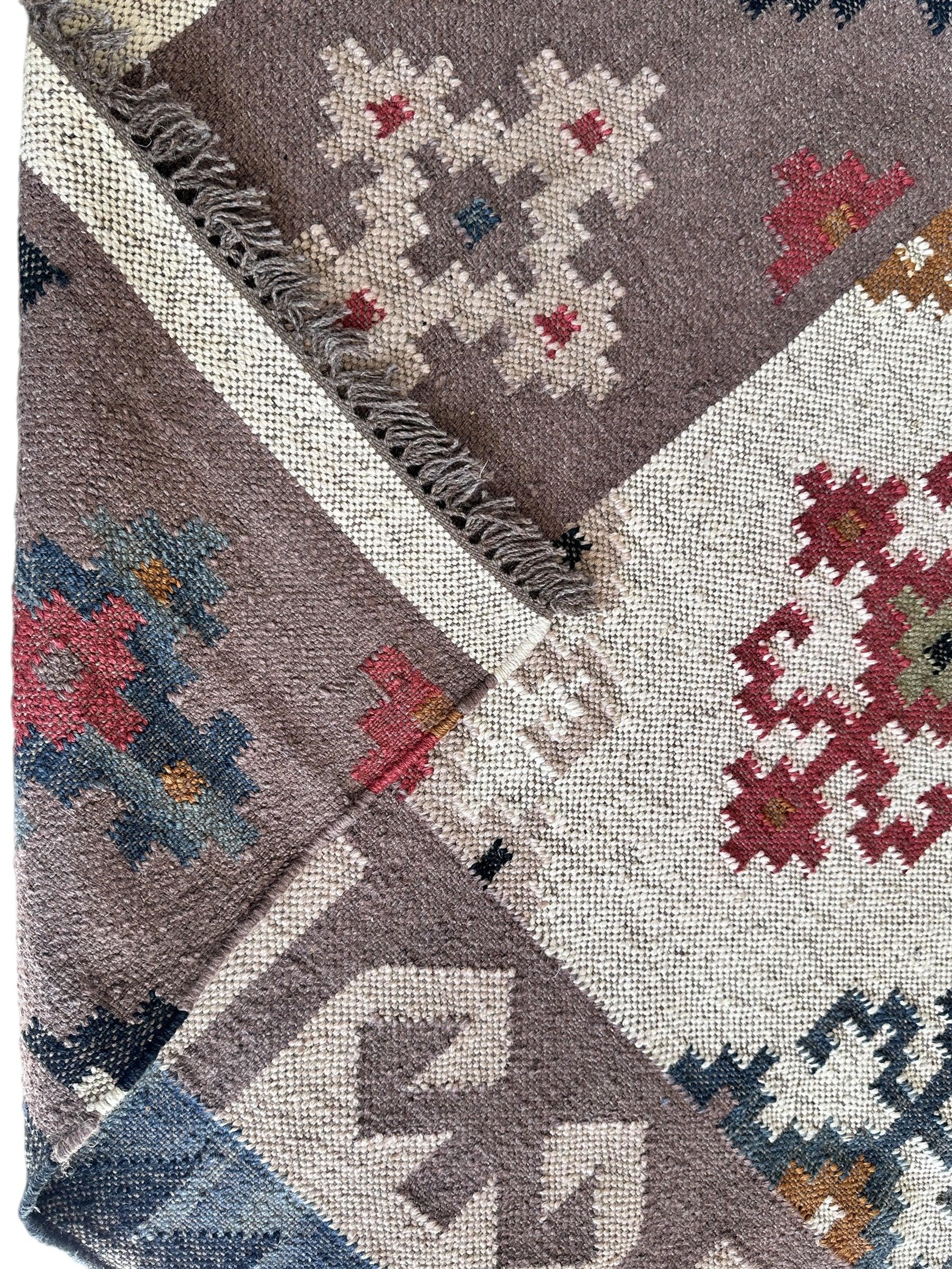 Beautiful Indo-Anatolian Geometric Kilim Flat Weave Rug 6'2" × 9'5"